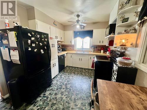1145 96A Avenue, Dawson Creek, BC - Indoor Photo Showing Kitchen