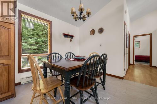 41 Reeves Drive, Parry Sound Remote Area, ON - Indoor Photo Showing Dining Room