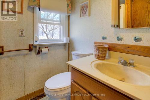 25 Cedar Lane, South Frontenac, ON - Indoor Photo Showing Bathroom