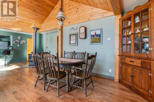 45 Peats Point Road, Prince Edward County, ON - Indoor Photo Showing Dining Room