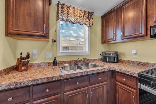 14 Copper Beach Drive, Nanticoke, ON - Indoor Photo Showing Kitchen With Double Sink