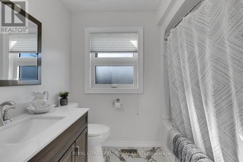 1 Sarah Cres, Kawartha Lakes, ON - Indoor Photo Showing Bathroom