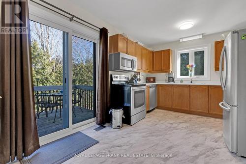 1 Sarah Cres, Kawartha Lakes, ON - Indoor Photo Showing Kitchen With Stainless Steel Kitchen