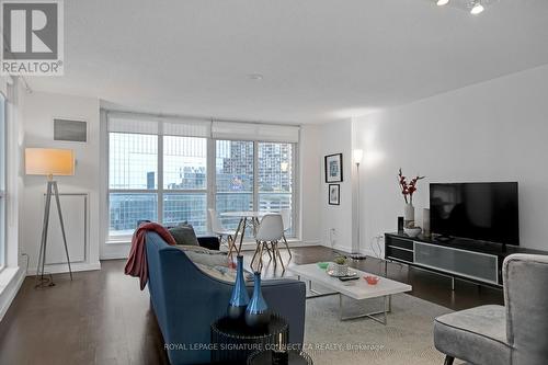 801 - 8 York Street, Toronto, ON - Indoor Photo Showing Living Room