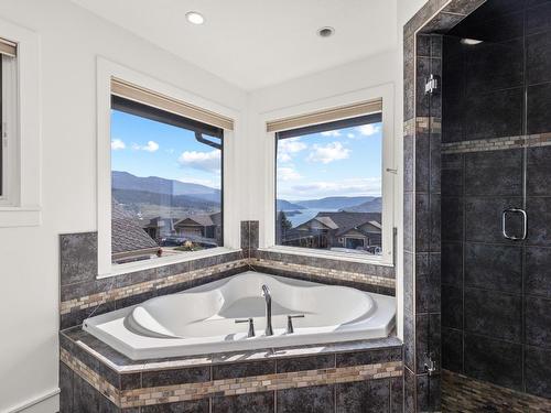 751 Mt Ida Drive, Coldstream, BC - Indoor Photo Showing Bathroom