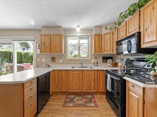 2189 Michelle Crescent, West Kelowna, BC - Indoor Photo Showing Kitchen With Double Sink