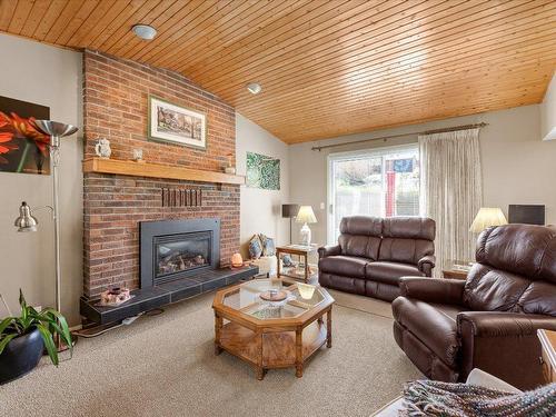 2189 Michelle Crescent, West Kelowna, BC - Indoor Photo Showing Living Room With Fireplace