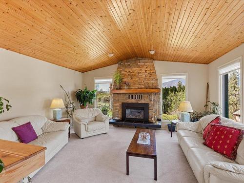 2189 Michelle Crescent, West Kelowna, BC - Indoor Photo Showing Living Room With Fireplace