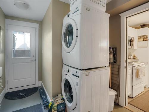 3153 Alder St, Victoria, BC - Indoor Photo Showing Laundry Room