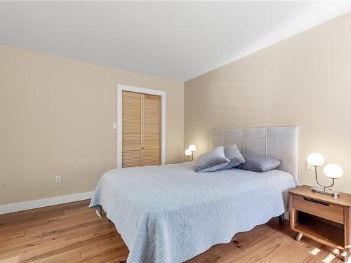 48-529 Johnstone Rd, Parksville, BC - Indoor Photo Showing Bedroom