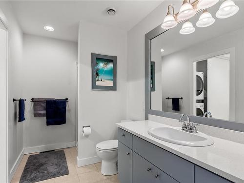48-529 Johnstone Rd, Parksville, BC - Indoor Photo Showing Bathroom