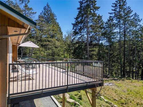 3731 Privateers Rd, Pender Island, BC - Outdoor