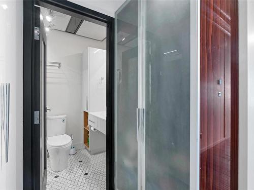628-1029 View St, Victoria, BC - Indoor Photo Showing Bathroom