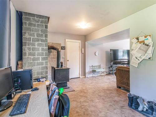 4517 Callow Rd, Bowser, BC - Indoor
