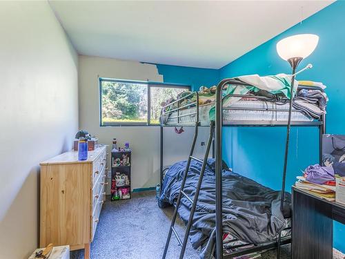 4517 Callow Rd, Bowser, BC - Indoor Photo Showing Bedroom