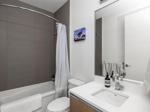 Ph4-1033 Cook St, Victoria, BC - Indoor Photo Showing Bathroom