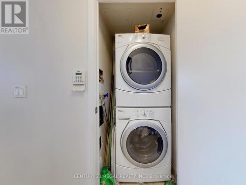 1326 - 135 Village Green Square, Toronto, ON - Indoor Photo Showing Laundry Room