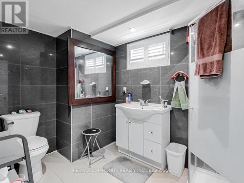 738 Gorham St, Newmarket, ON - Indoor Photo Showing Bathroom