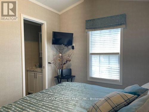 220 - 2152 County 36 Road, Kawartha Lakes, ON - Indoor Photo Showing Bedroom