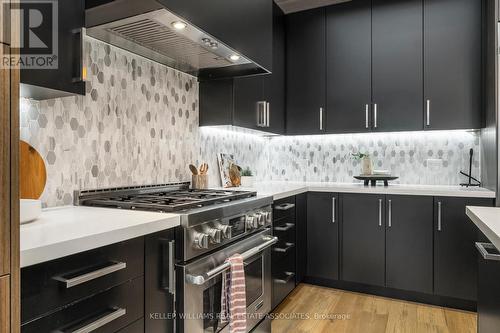 11 Thirty Second Street, Toronto, ON - Indoor Photo Showing Kitchen With Upgraded Kitchen
