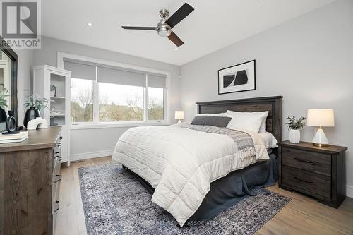 11 Thirty Second St, Toronto, ON - Indoor Photo Showing Bedroom