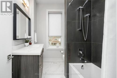 11 Thirty Second Street, Toronto, ON - Indoor Photo Showing Bathroom