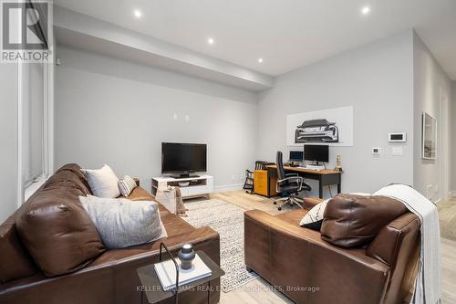 11 Thirty Second Street, Toronto, ON - Indoor Photo Showing Living Room