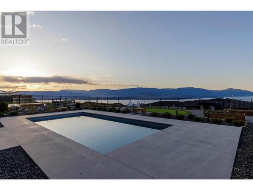 442 Hawk Hill Drive, Kelowna, BC - Outdoor With In Ground Pool With View