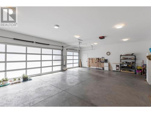 442 Hawk Hill Drive, Kelowna, BC - Indoor Photo Showing Garage