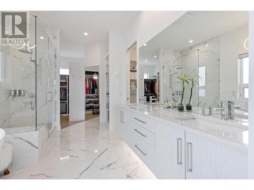 442 Hawk Hill Drive, Kelowna, BC - Indoor Photo Showing Bathroom