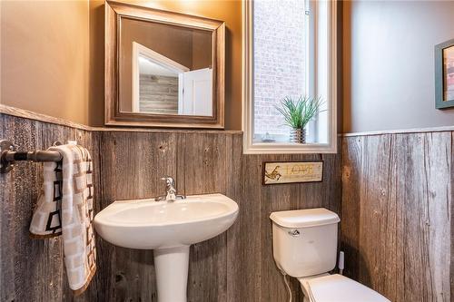 194 Nisbet Boulevard, Waterdown, ON - Indoor Photo Showing Bathroom
