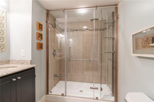 194 Nisbet Boulevard, Waterdown, ON - Indoor Photo Showing Bathroom