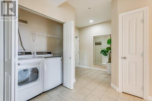 3833 Brown Road Unit# 1213, West Kelowna, BC - Indoor Photo Showing Laundry Room