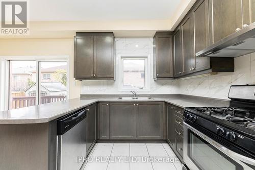 914 Francine Crescent, Mississauga, ON - Indoor Photo Showing Kitchen With Double Sink