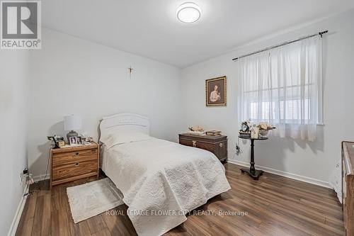 10 Spears St, Toronto, ON - Indoor Photo Showing Bedroom