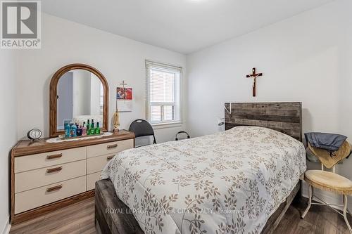 10 Spears St, Toronto, ON - Indoor Photo Showing Bedroom