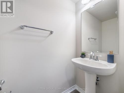 286 Sarah Cline Dr S, Oakville, ON - Indoor Photo Showing Bathroom