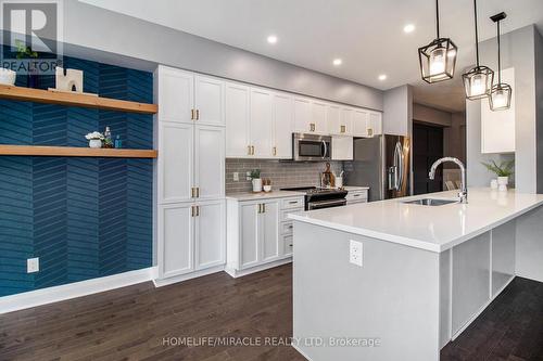 309 Livery St, Ottawa, ON - Indoor Photo Showing Kitchen With Upgraded Kitchen