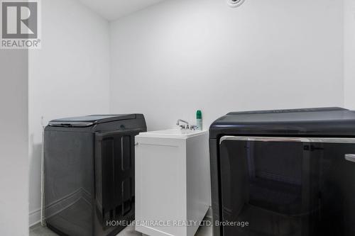 146 Ridge Street, Strathroy-Caradoc, ON - Indoor Photo Showing Laundry Room