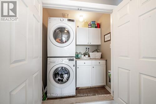 72 Swift Cres, Cambridge, ON - Indoor Photo Showing Laundry Room
