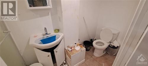 1432 Leigh Crescent, Gloucester, ON - Indoor Photo Showing Bathroom