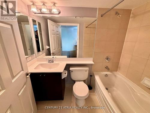 924 - 25 Greenview Avenue, Toronto, ON - Indoor Photo Showing Bathroom