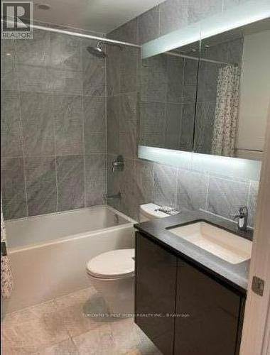 3001 - 117 Mcmahon Drive, Toronto, ON - Indoor Photo Showing Bathroom