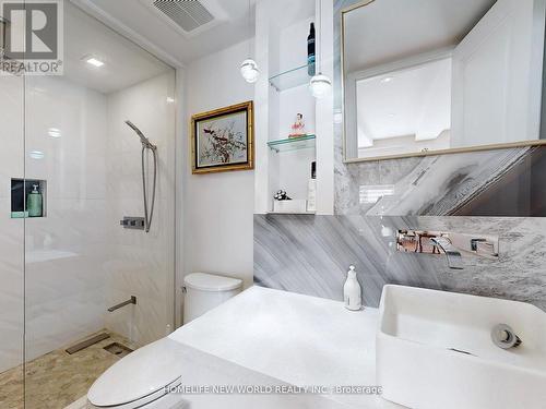 41 Glentworth Road, Toronto, ON - Indoor Photo Showing Bathroom