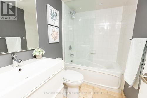 407 - 323 Richmond Street E, Toronto, ON - Indoor Photo Showing Bathroom