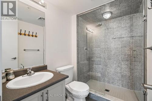 #422 -1711 Pure Springs Blvd, Pickering, ON - Indoor Photo Showing Bathroom