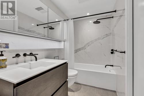 130X 620 Cardero Street, Vancouver, BC - Indoor Photo Showing Bathroom