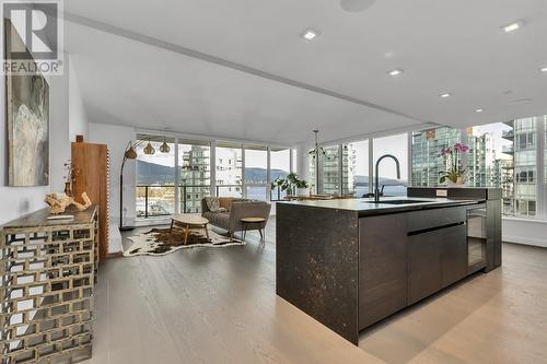 130X 620 Cardero Street, Vancouver, BC - Indoor Photo Showing Kitchen
