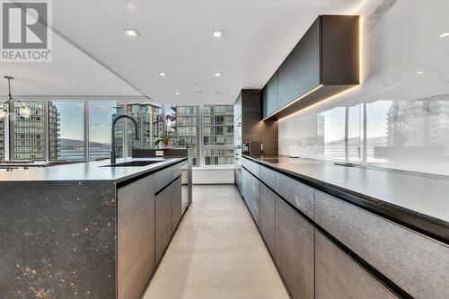 130X 620 Cardero Street, Vancouver, BC - Indoor Photo Showing Kitchen