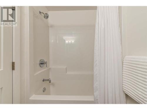 685 Boynton Place Unit# 62, Kelowna, BC - Indoor Photo Showing Bathroom